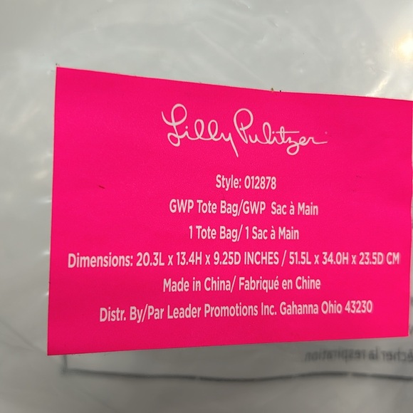 Beautiful Lilly Pulitzer tote bag and wicker case - Picture 7 of 7